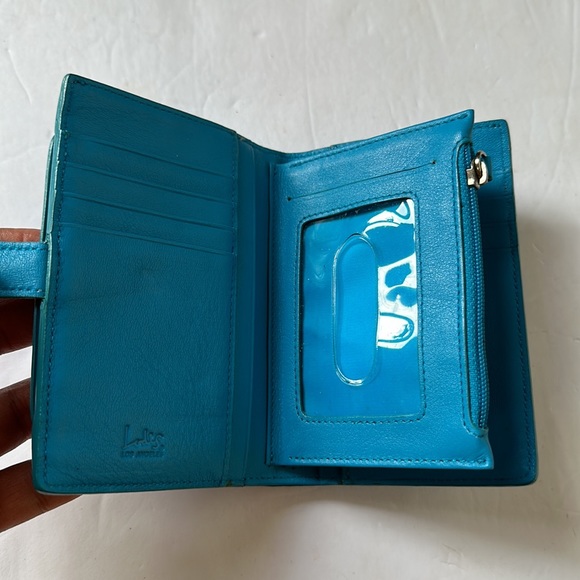 Lodi’s wallet - Picture 6 of 12